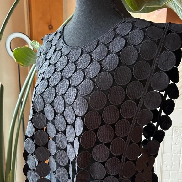 Black Circular Pattern Top - Picture 3 of 9